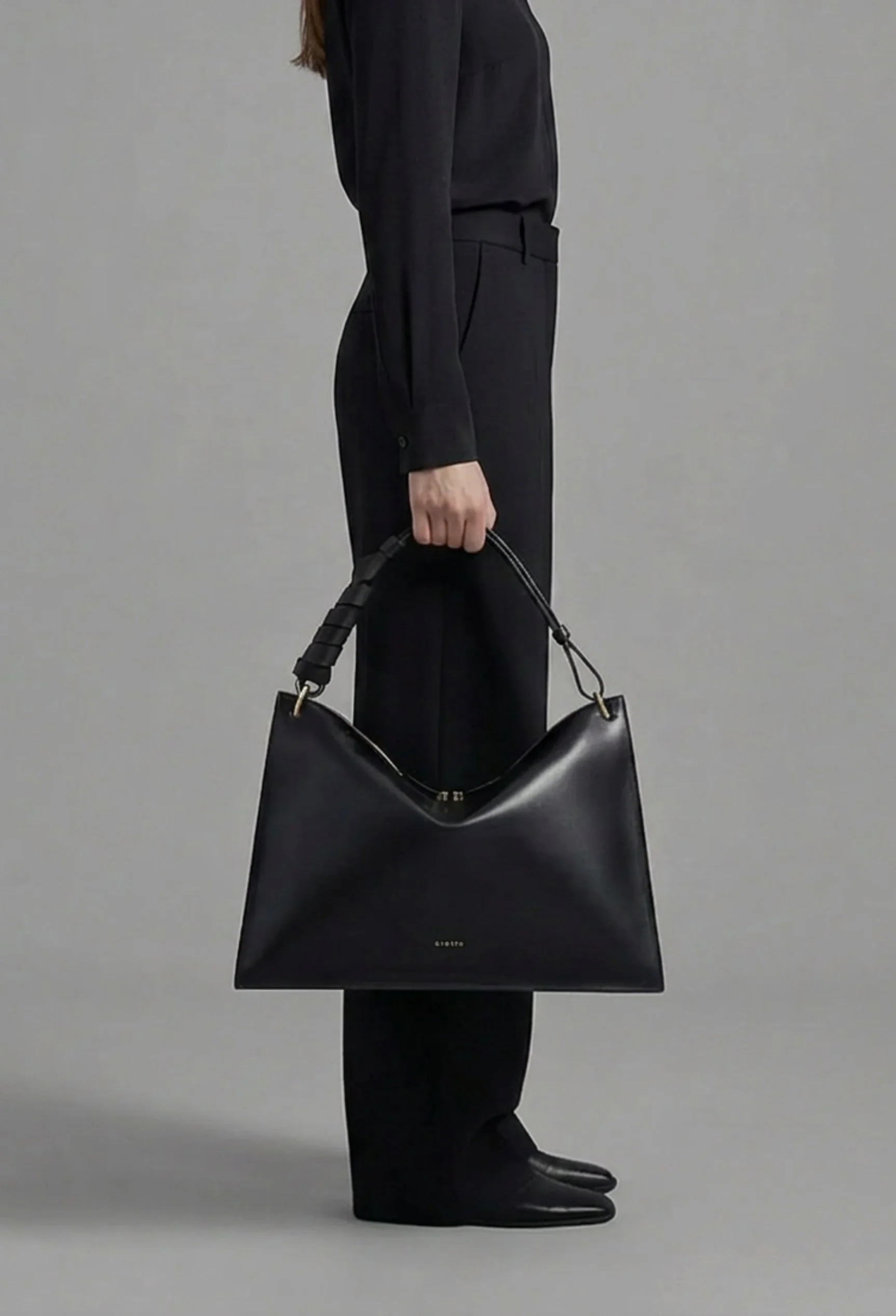 kikiito-umi-grande-large-shoulder-bag-ltalian-vege-tan-leather-business-bag.jpg