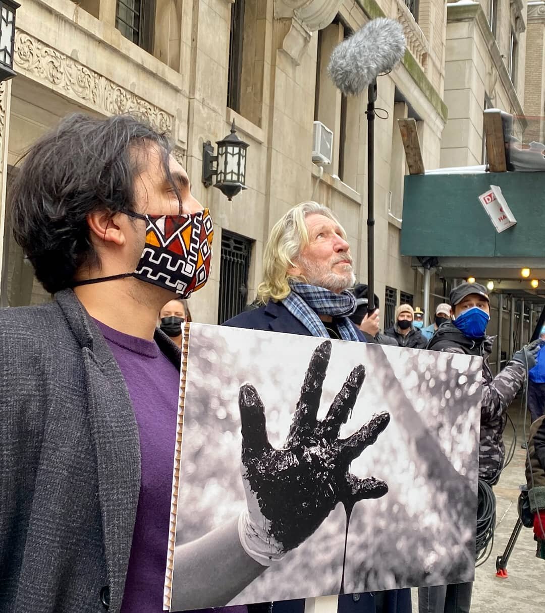 Just another morning on the #upperwestside with the legendary @rogerwaters.

Together we're standing up for @stevendonziger and the people of Ecuador in their struggle against #chevron, Big Oil &amp; the corporate law firms protecting them.

Photo by