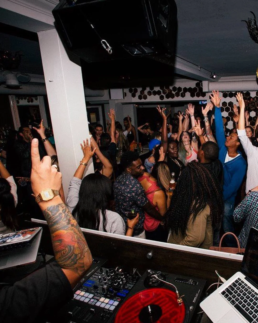 Ready for the weekend? This Friday @l_ugz is back at the Common playing the best in Hip Hop, R&amp;B, Dancehall &amp; more. On Saturday we welcome back special guest @djsummermoon playing alongside @grego780.

Get on guest list for the weekend via th