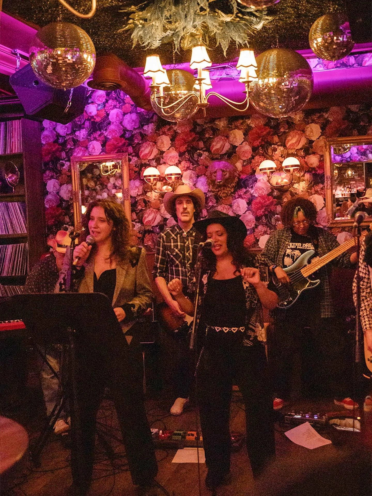 This Thursday at the Common we celebrate the launch of our Streetcar Cask Party season with some live music courtesy of The Silver Wedding Band.

📸 @karlywatson