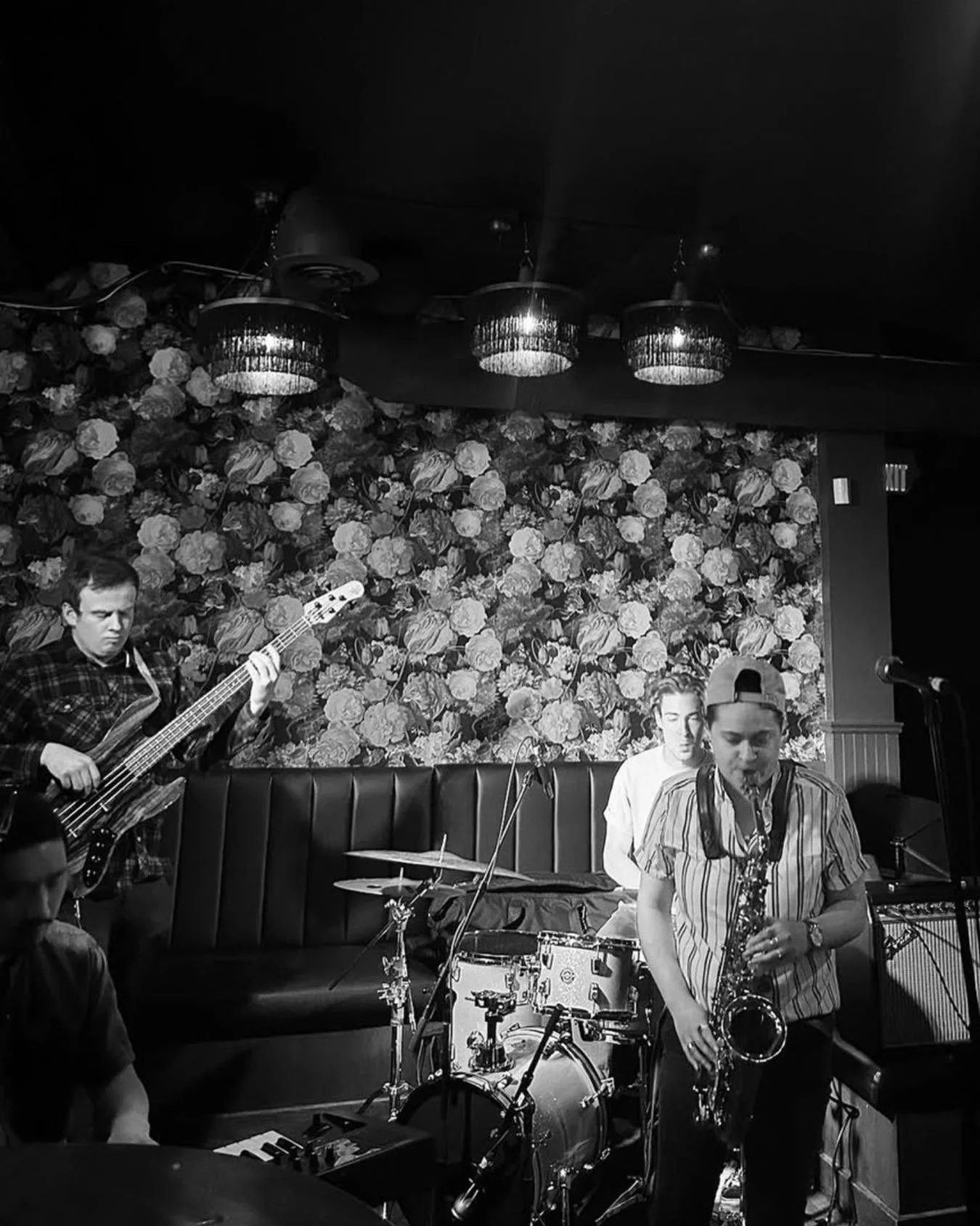 Live Jazz tonight at the the Common courtesy of @new.standards.music featuring special guest Jeremie Gutierrez (@jermgutierrez)

8pm Set. 9pm Jam. Tell a friend, bring a friend. See you soon!