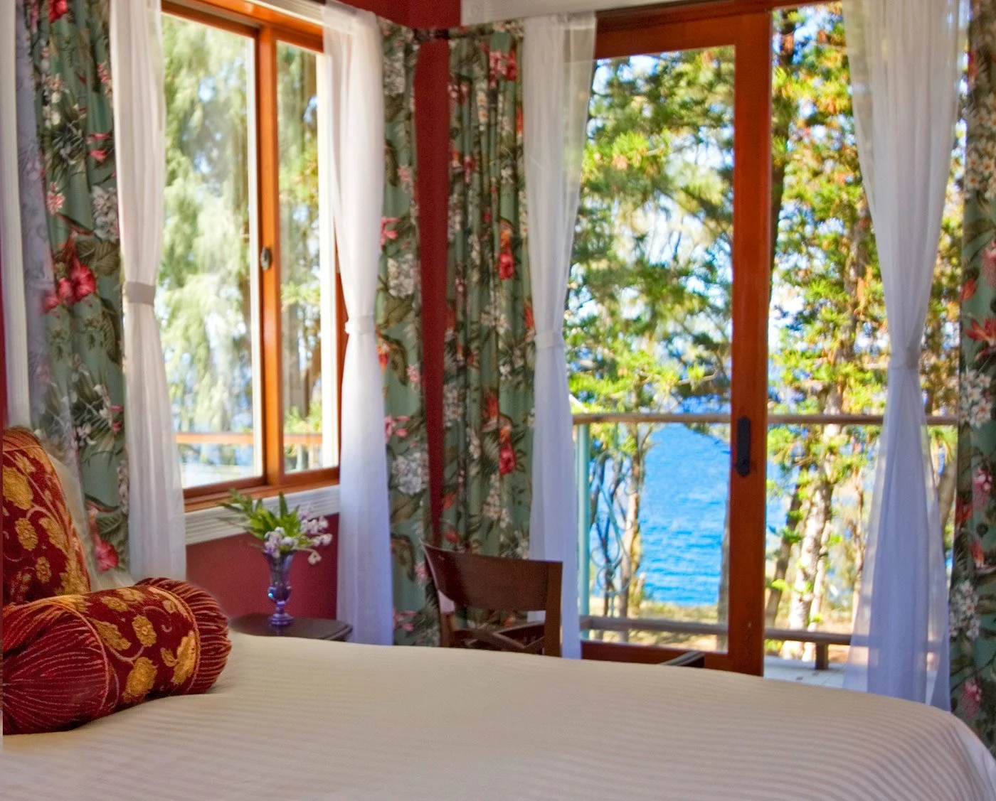 hawaii_yoga_retreat_ocean_view_rooom.jpeg