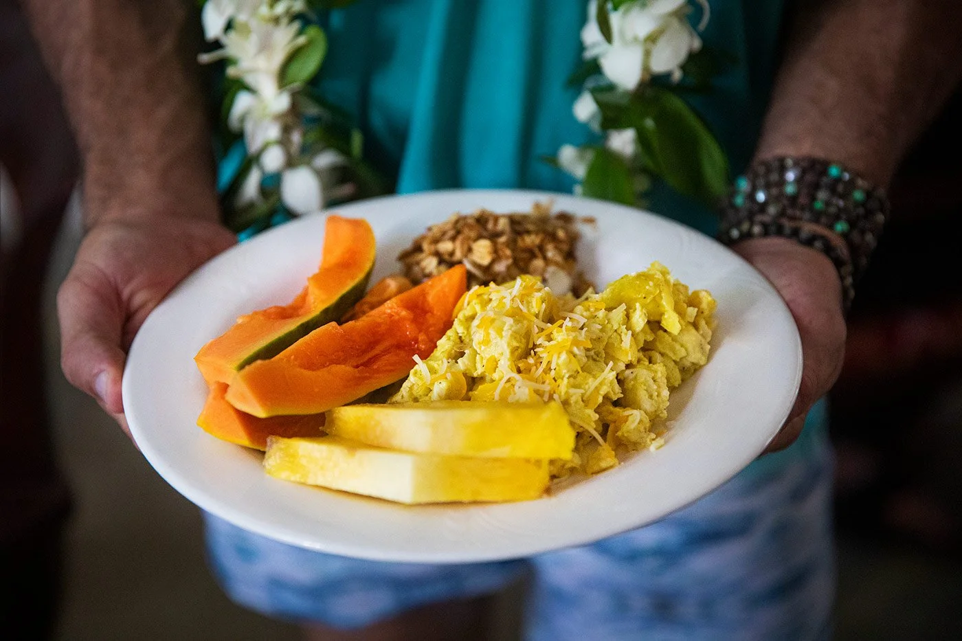 hawaii_yoga_retreat_breakfast_service.jpeg