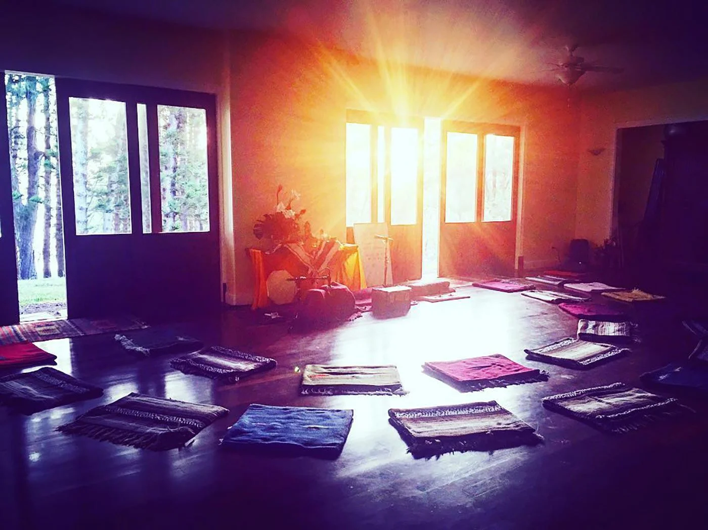 hawaii_island_retreat_yoga_room_at_sunrise.jpeg