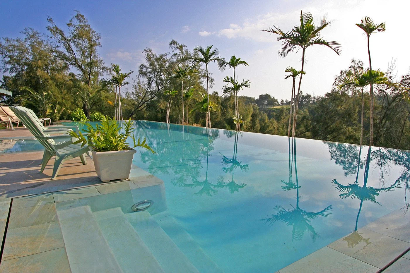 hawaii_yoga_retreat_pool.jpeg (Copy)