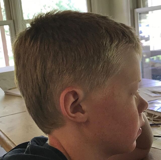What does an aspiring 9 do when he can&rsquo;t play rugby? 
Watches @aaronsmith_1112 pass, @fafster09 tackle (hoping the toughness rubs off) and cuts his hair to be more aerodynamic like @jack_goodhue. 
And every drill with @rugbybricks 
#rugby #outw