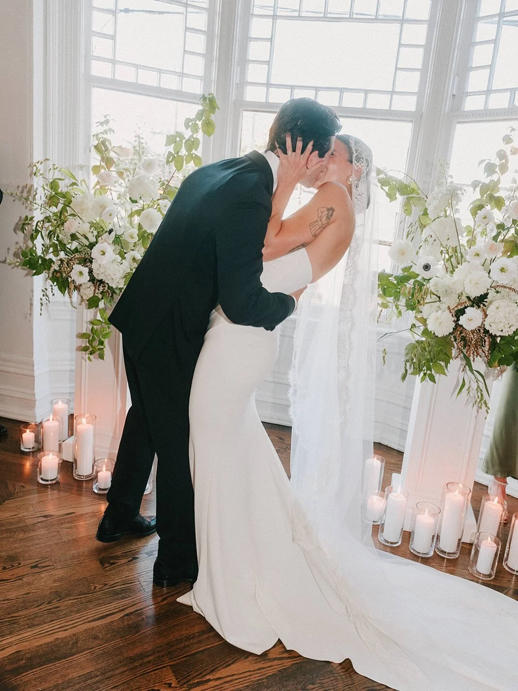 Selina &amp; Alex and this forever kind of love 🤍

photography @innakrochek 
videography @carolinaherrera.photo 
planning @theeventdesignco @kassidy_hm 
florals @fablefloraldesign 
hair &amp; makeup @frenchiemakeup 
catering @ascari_events 
dress @g