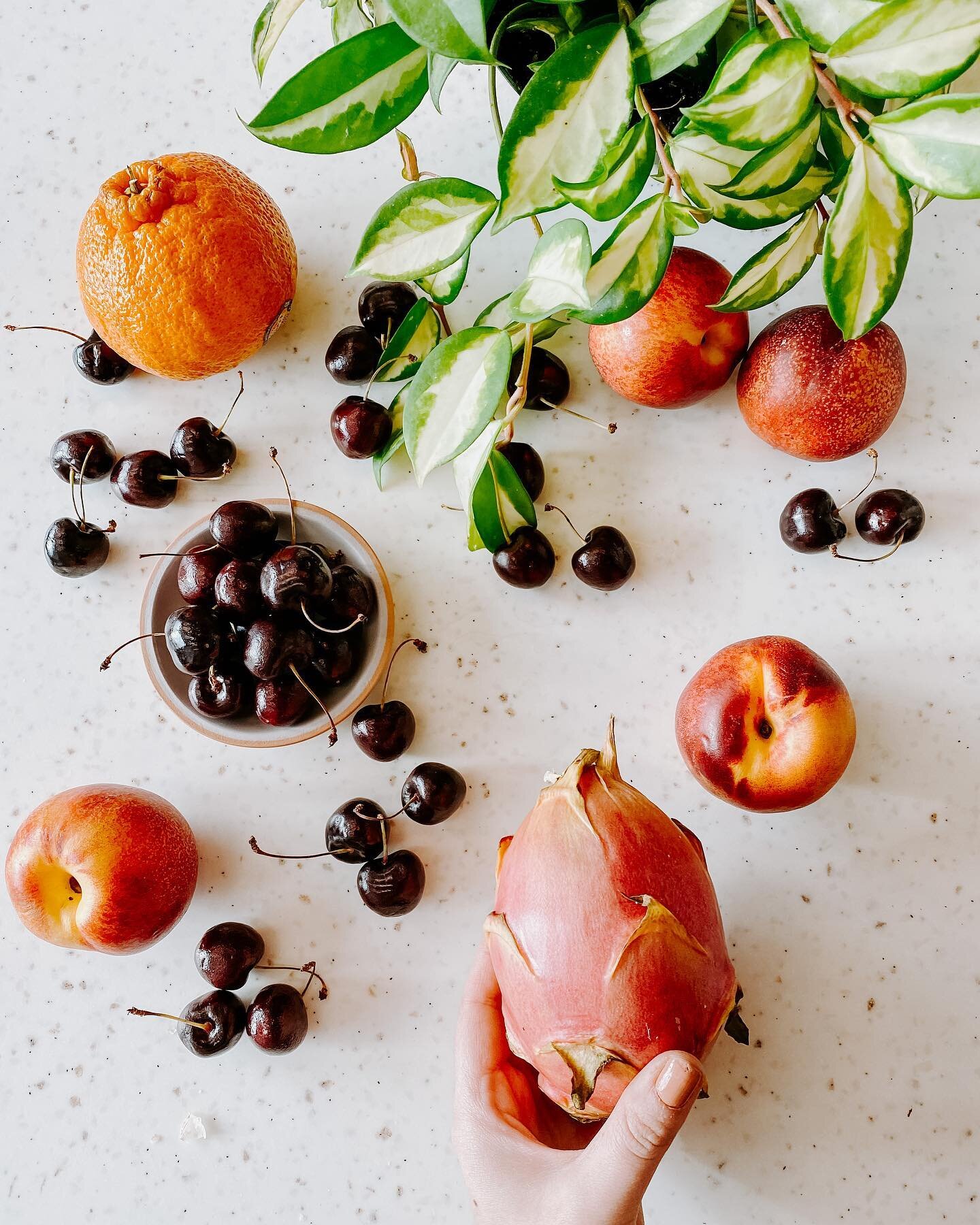Cherries, sumo mandarins, nectarines, dragon fruit are all among some delicious tropical goodness we&rsquo;ve got the market this week! ✨