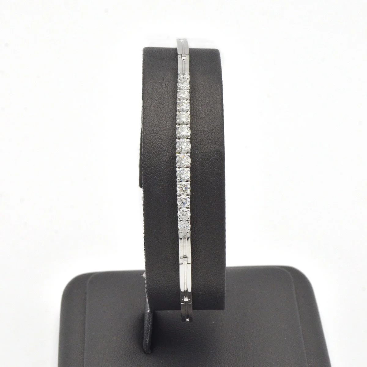 14k-white-gold-diamond-tennis-bracelet-straight.jpg