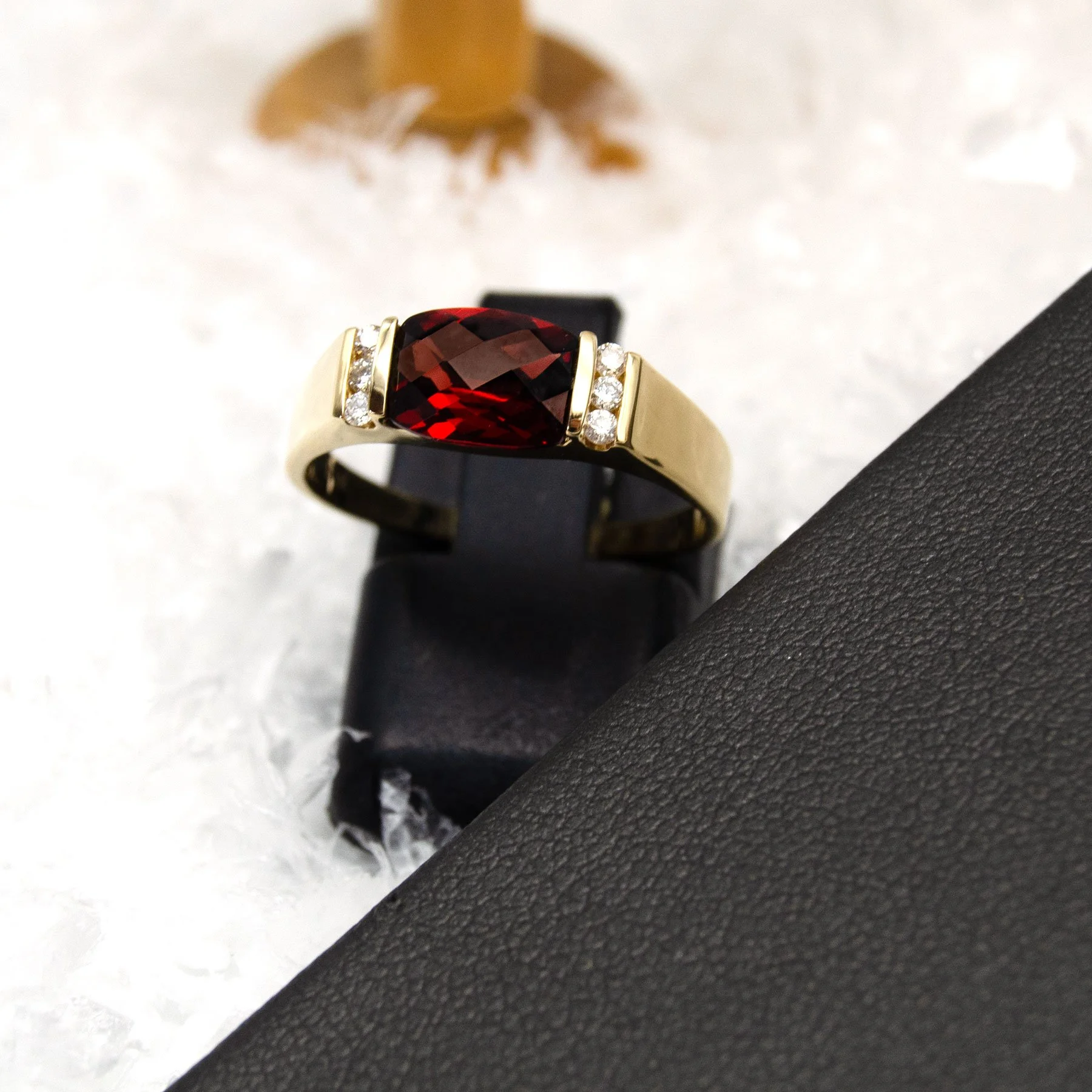 Garnet  and Diamond | 14K Yellow Gold
