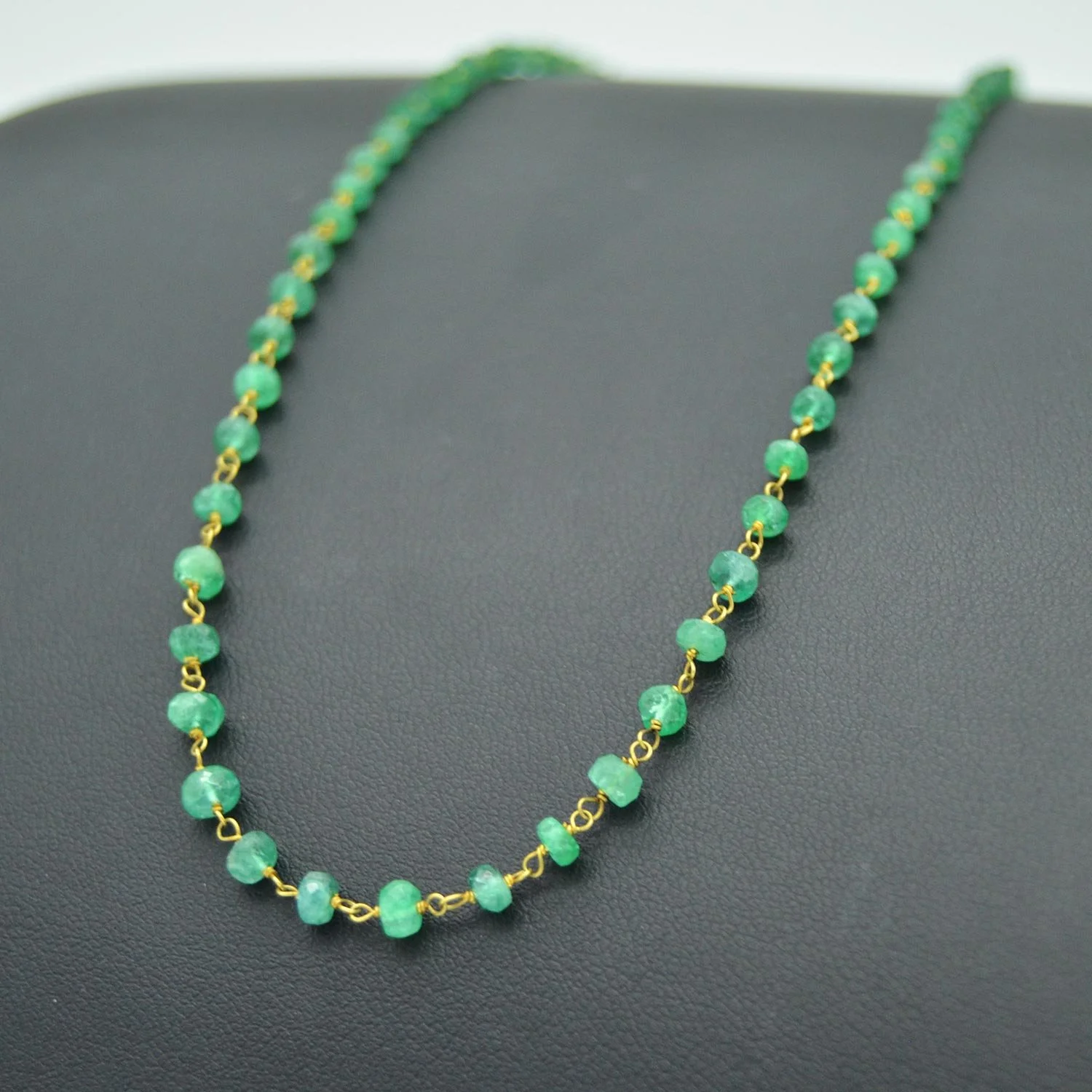 Natural Emerald beaded necklace in 14k yellow gold