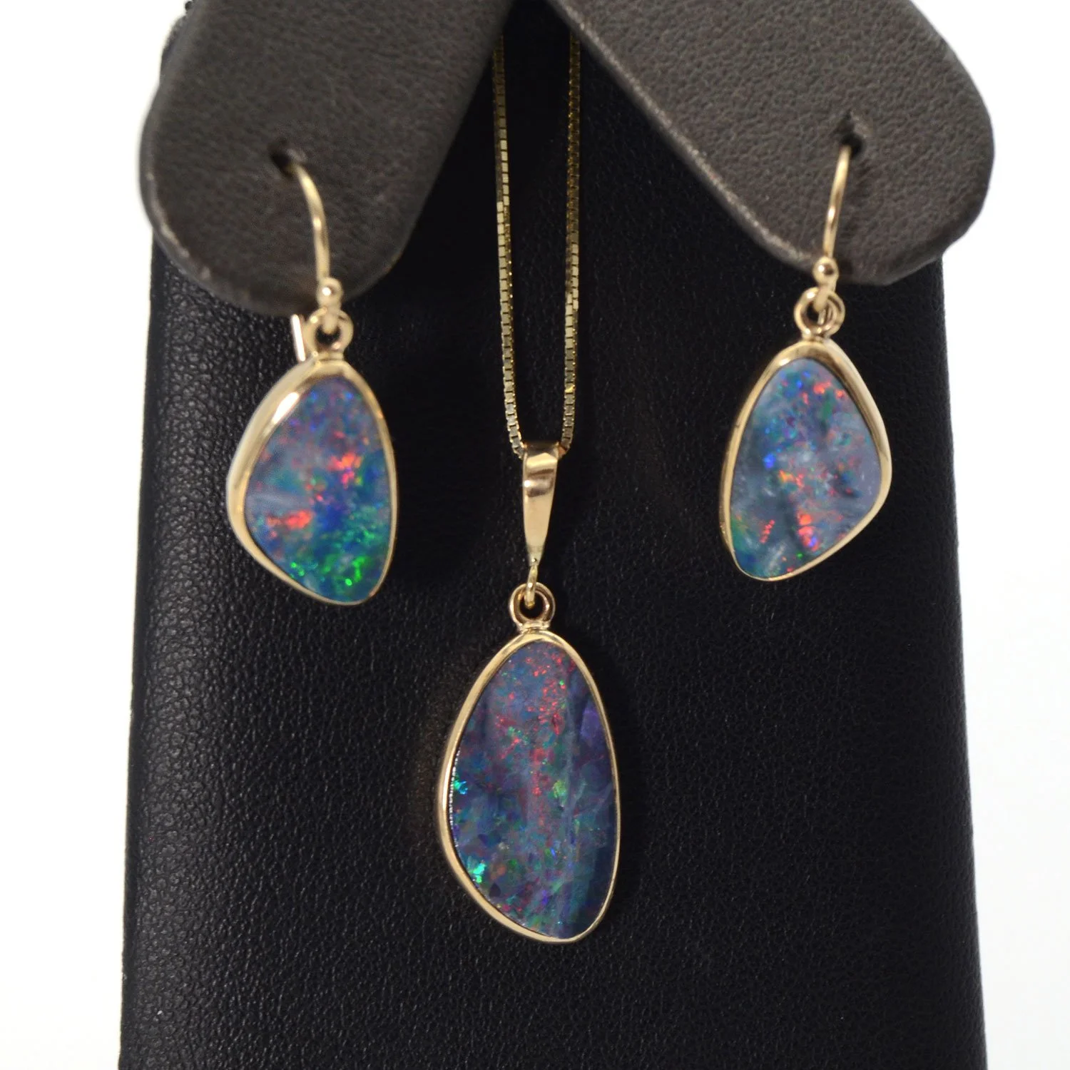 Opal-Earrings-pendant.jpg