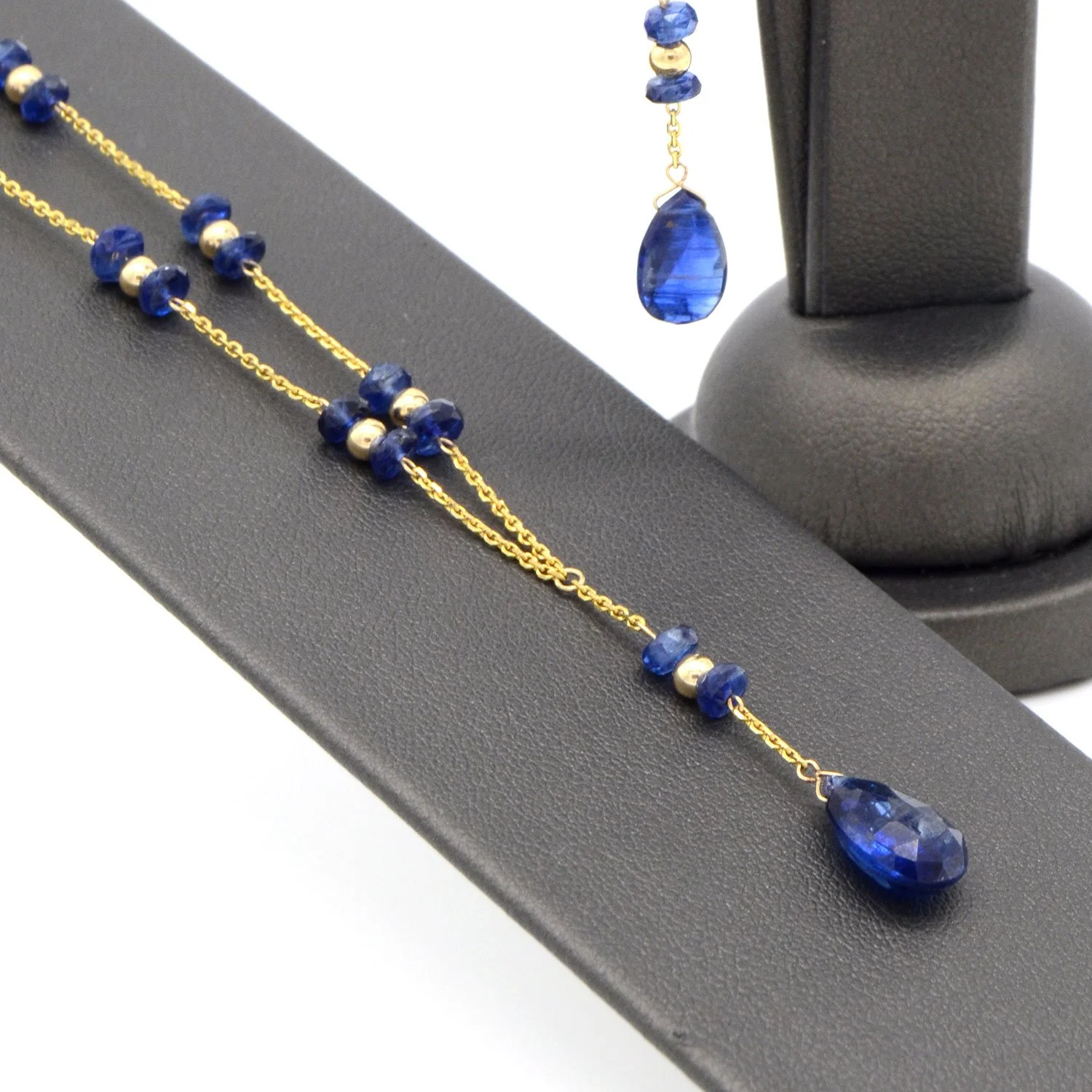 kyanite_beaded_necklace-cu.jpg