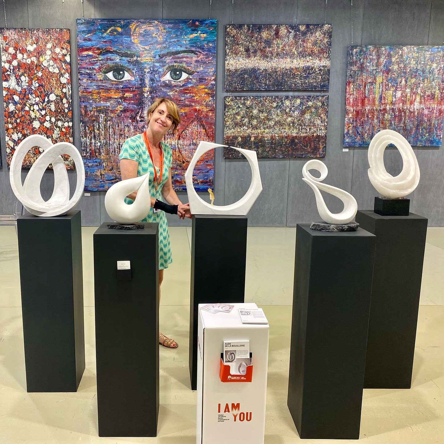 •✨ Florence Biennale ✨•
A year ago I had the pleasure of exhibiting a few marble & alabaster sculptures in the beautiful city of Florence. A great experience and an opportunity to meet lovely people!
Since then, 4 out of the 5 pieces sh