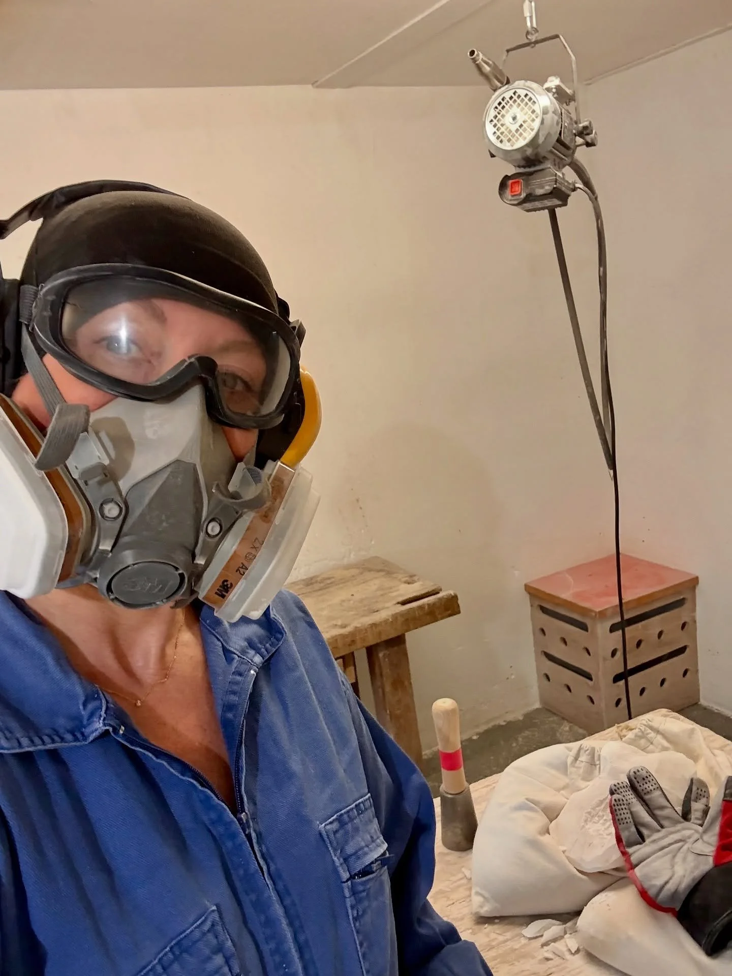 &bull; Back to work, yay!!! 🥳 &bull;
Now that the elbow is mended and after a string of exhibitions and art fairs, I&rsquo;m finally back to work! Starting with a small piece for an upcoming exhibition #staytuned