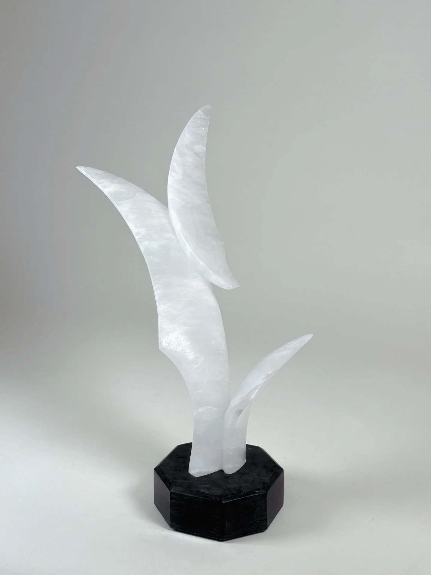 &bull; Untitled &bull;
My latest small-scale (23,5 cm high) alabaster sculpture, soon to be showcased at the @galeriemichaellonsdale &ldquo;Murmures du froid&rdquo; exhibition, starting Dec. 10. I quite literally just finished it and haven&rsquo;t ye