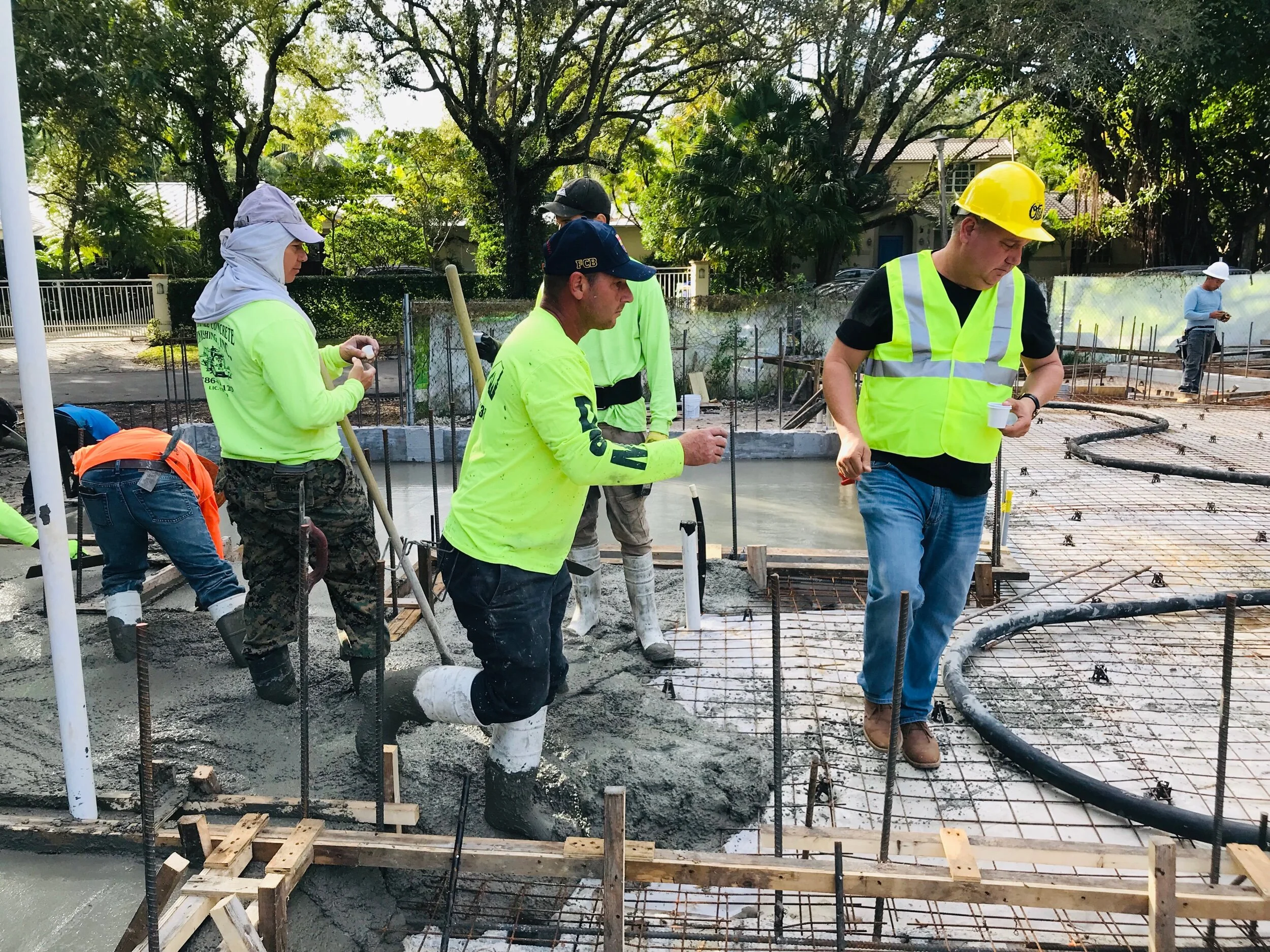 Concrete pump 