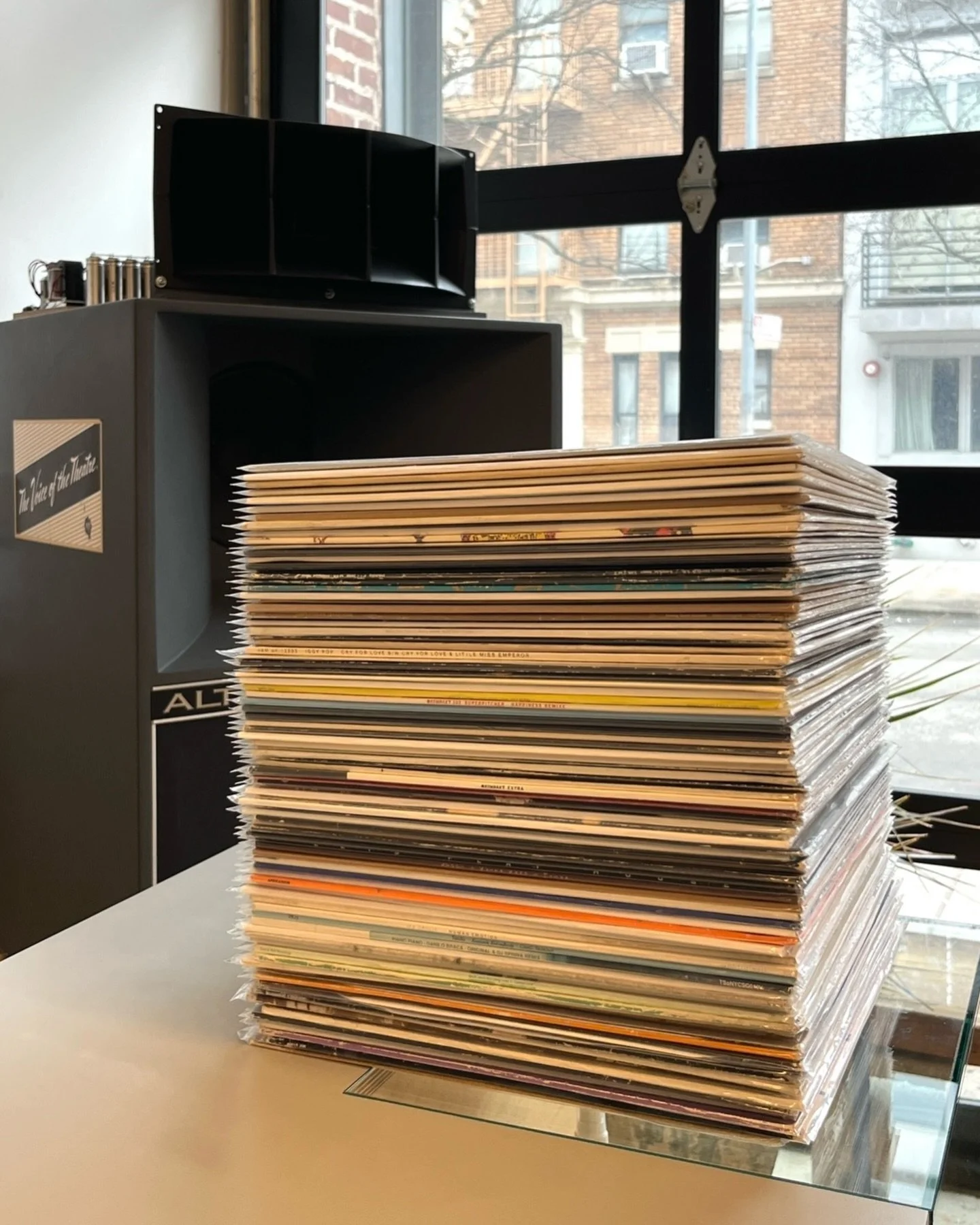 Nice stack of House/Techno 12&rdquo;s going out

Here til8 ~ Come thru