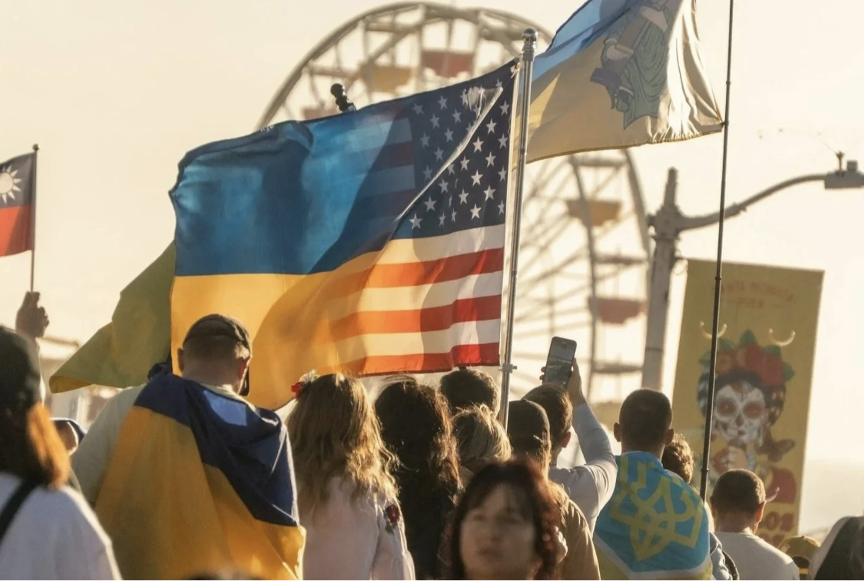 Volunteers or Mercenaries? The Legal Ambiguity for Americans Fighting in Ukraine