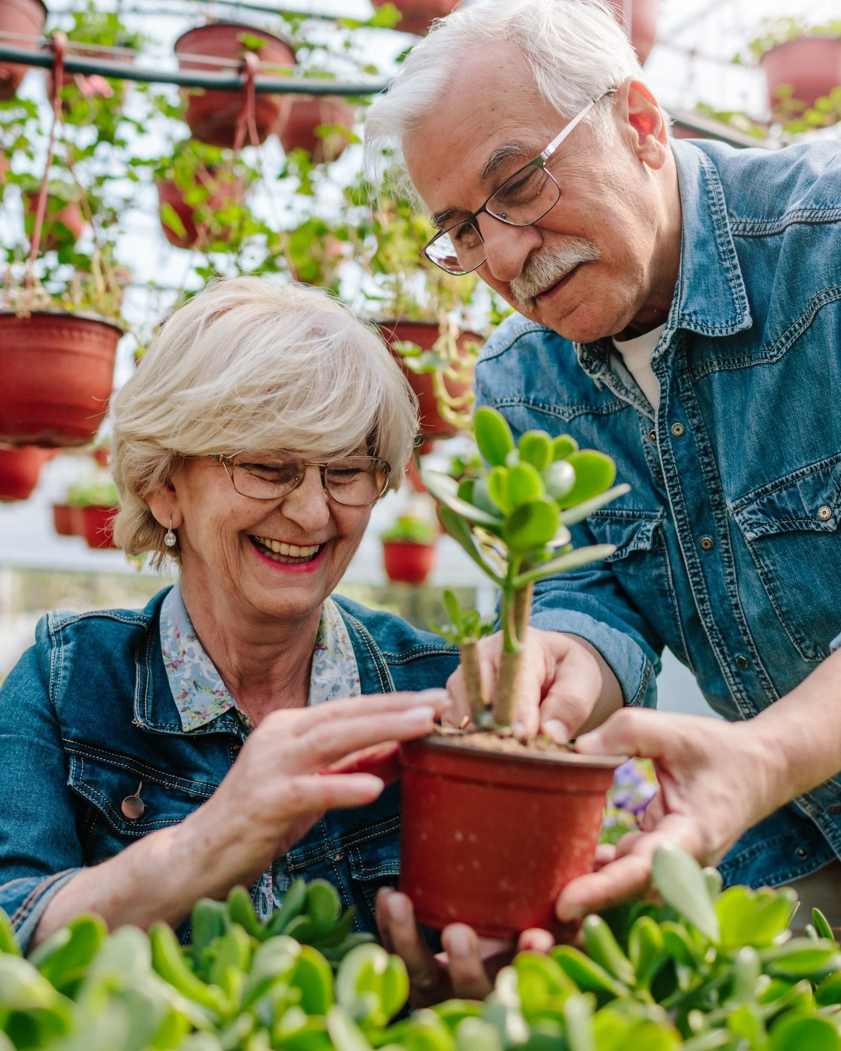 Warmer days are almost here 🌷 and with them comes more walking, gardening, golf, travel, and time outside.

Physical therapy goes beyond injury recovery and rehabilitation. It helps prepare your body so you can enjoy those activities with less pain,
