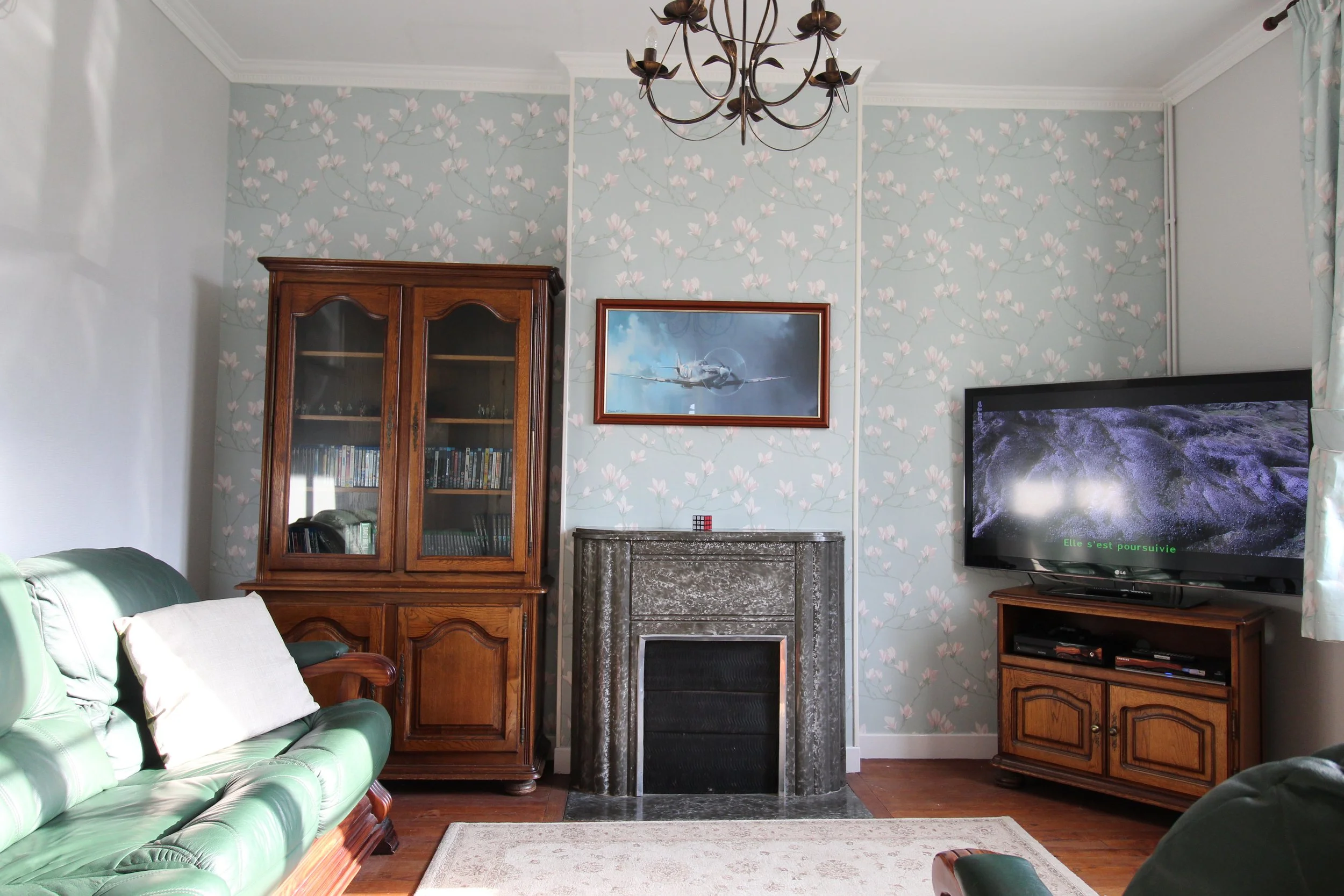 Lounge-05.JPG