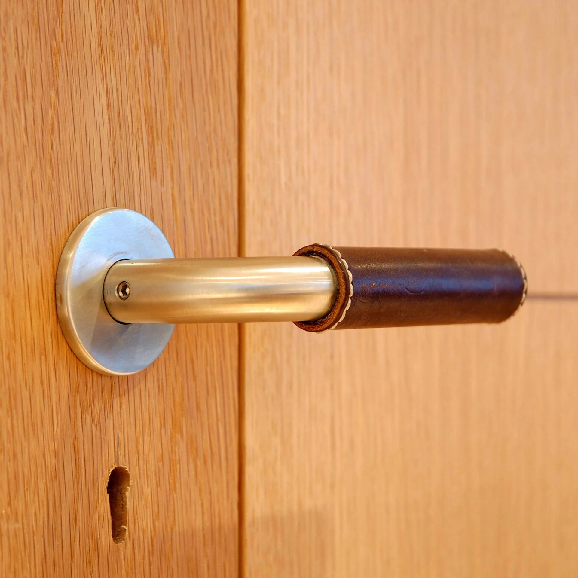 Doorhandle colbeck.jpg