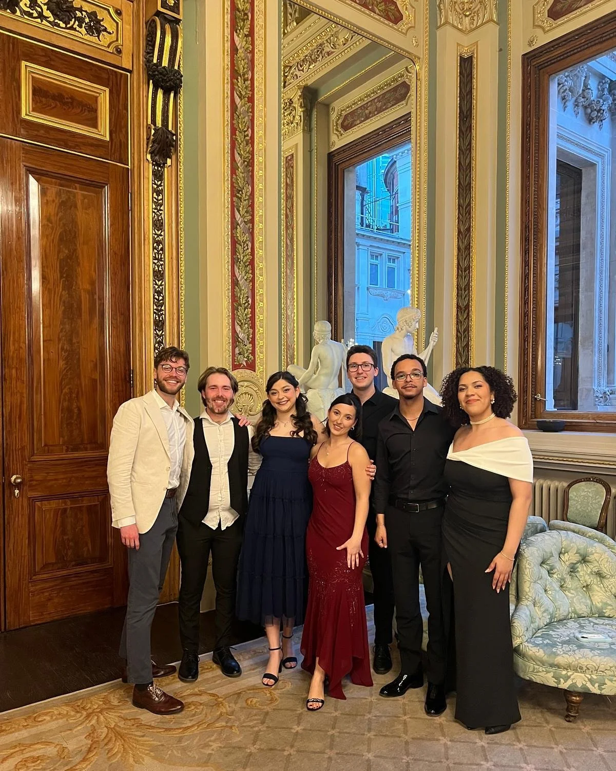 Had the pleasure of singing some classic musical theatre tunes at the beautiful @drapershallevents with &lsquo;Some Enchanted Evening&rsquo; pals @tommitch1 @christinalicatalosi @gabrielle.friedman @__arianagrace__ @ccpeek.bass @maxted27 💐