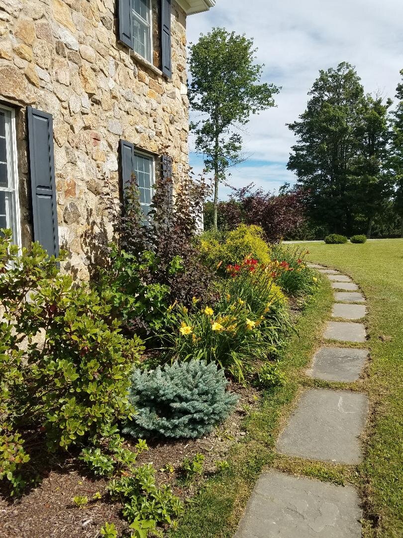 Fieldstone Farm bed and breakfast stone path