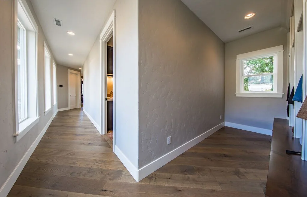 S Mud Rm & Hall.jpg