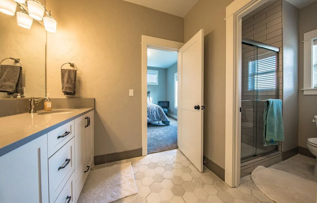 S Jack & Jill Bath.jpg