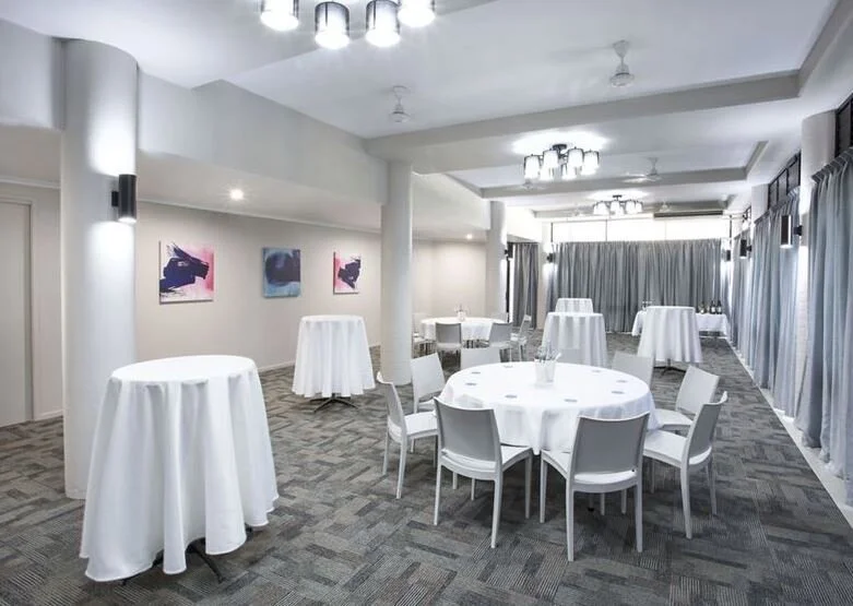 white table linen.JPG