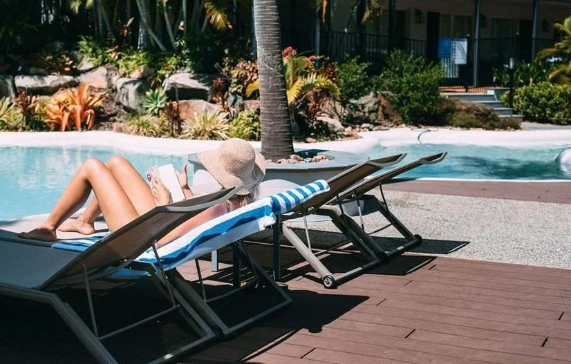 royal blue pool towel.JPG