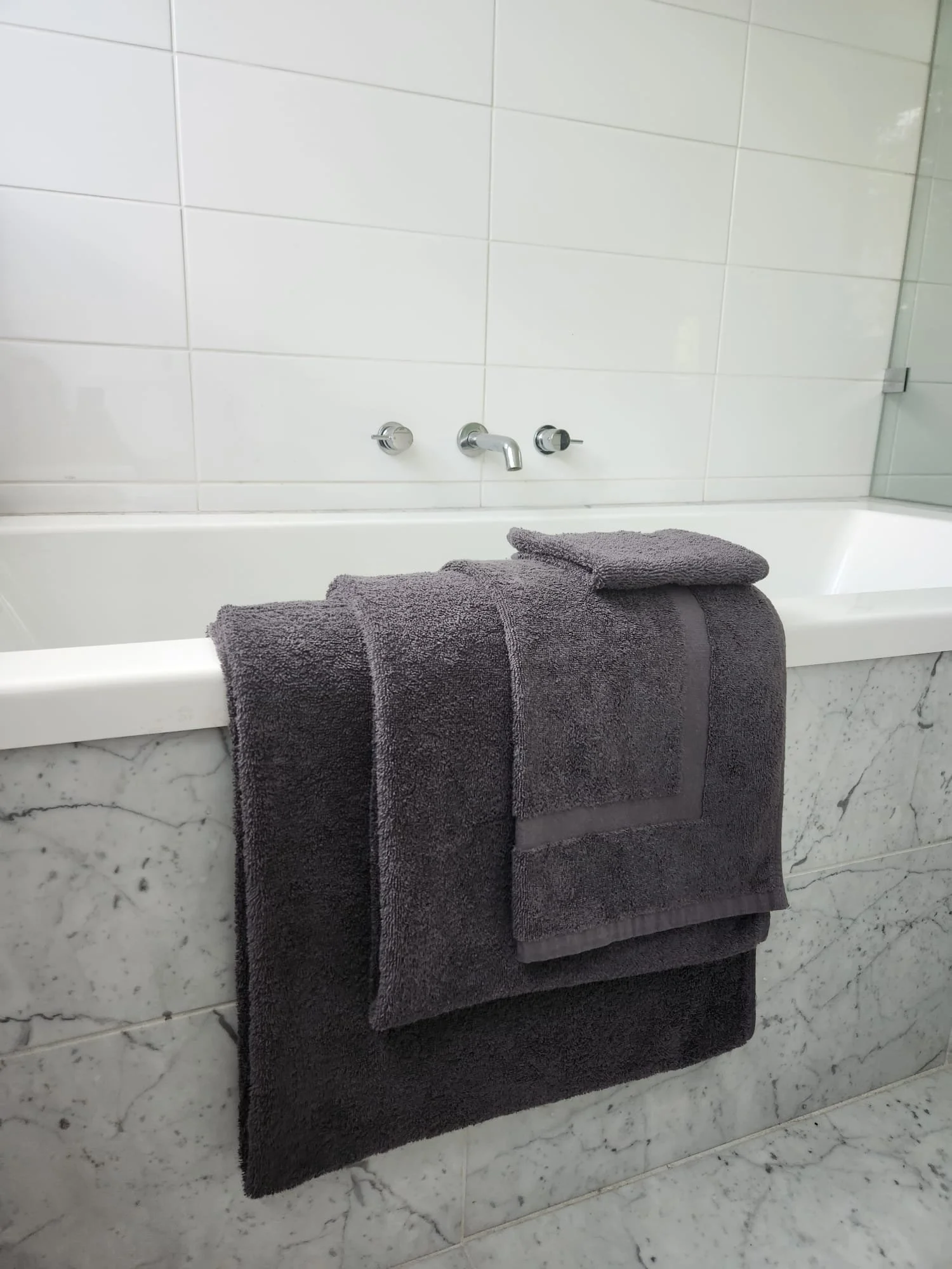 Charcoal towel set.jfif