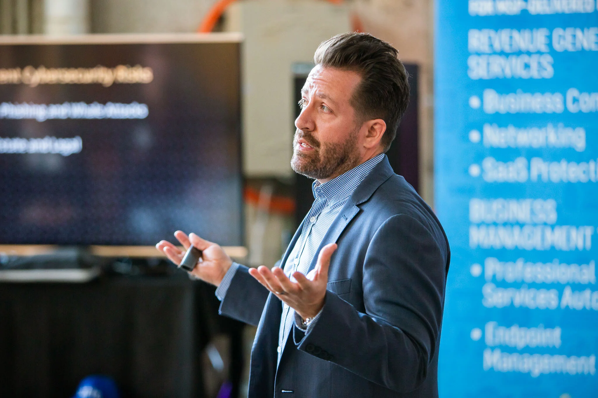 _D1A0651 - 2048px sRGB.jpg