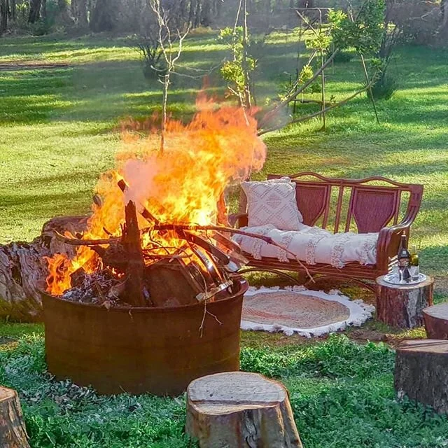 MARSHMELLOW &amp; MINGLE 🦘

Who doesn't love toasted marshmallows, under the stars, surrounded by loved ones? Now that's a win, win, win!

With the cooler nights creeping in, guests can enjoy our large outdoor fire pit whilst taking in the sights an