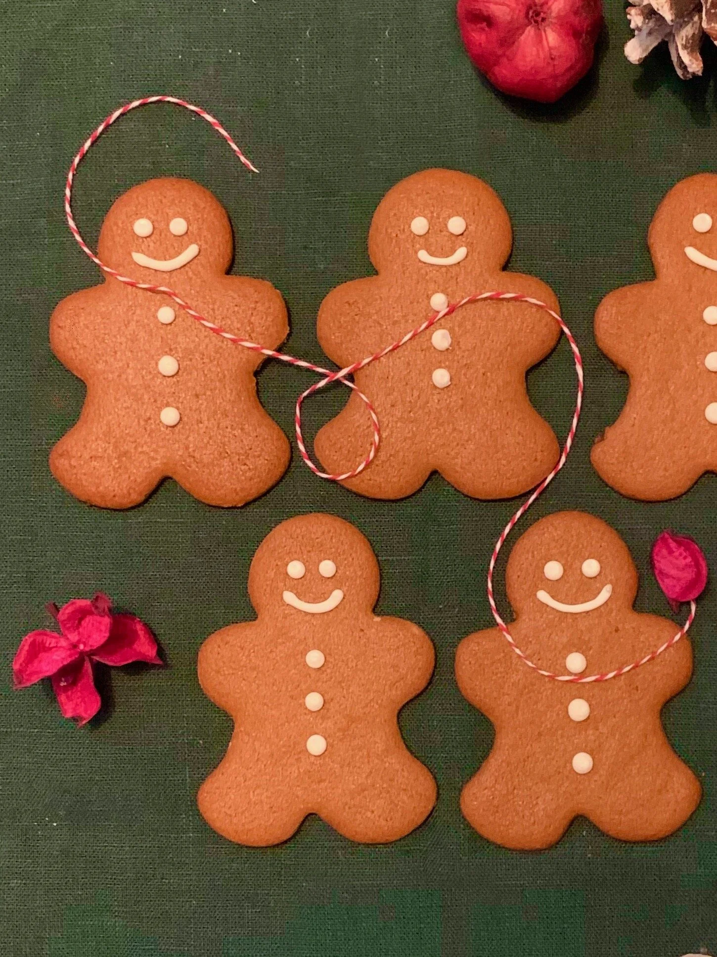 Gingerbread Men Rows .jpeg