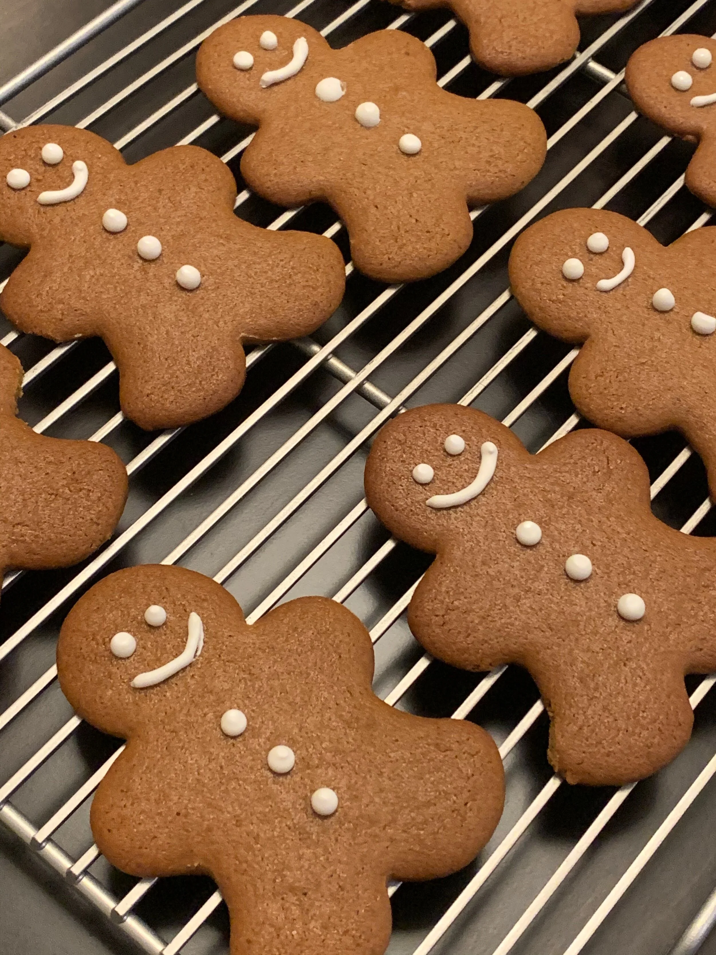 Gingerbread Men CoolingRack.jpeg
