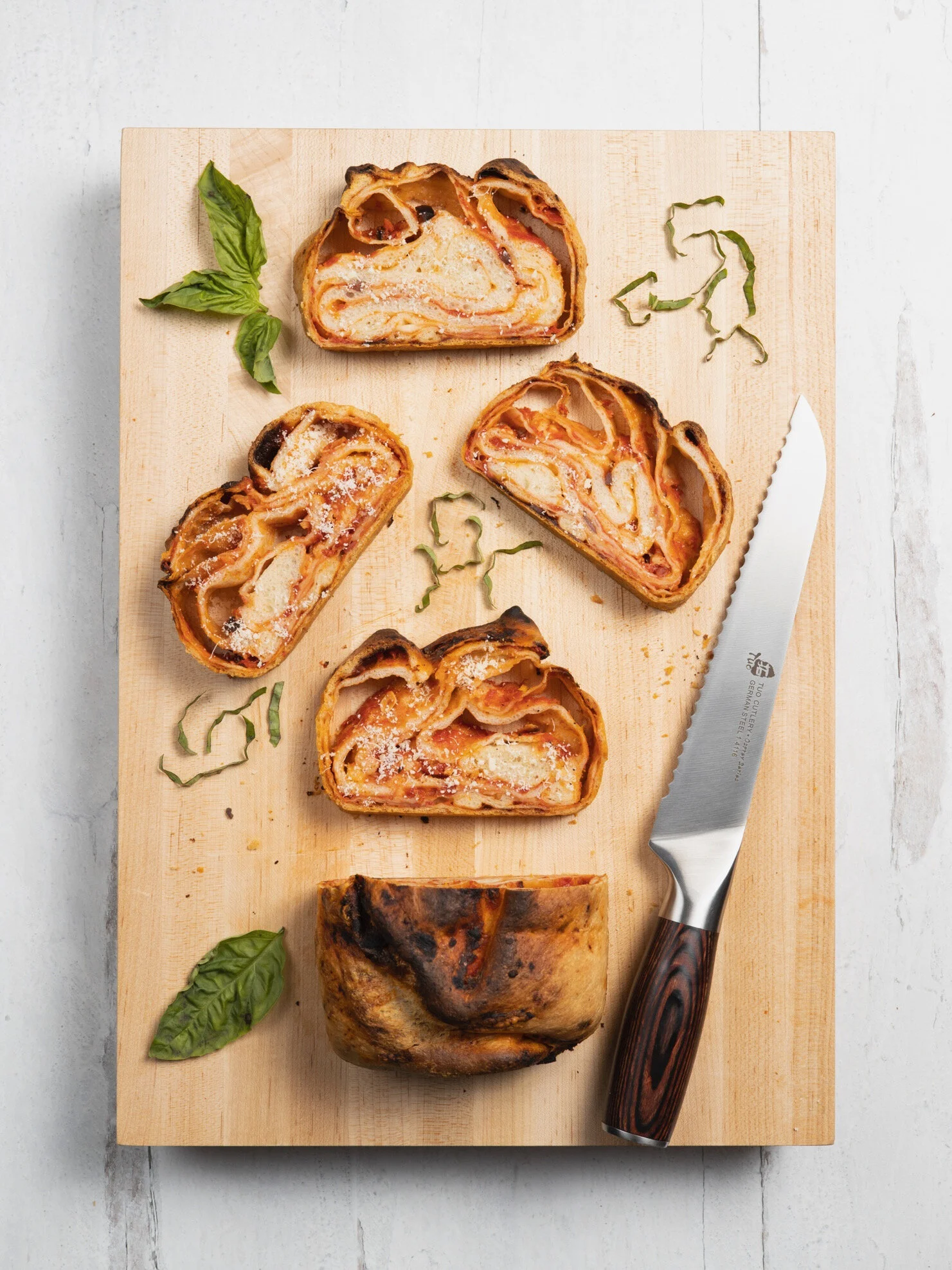 Scaccia vs Tuo Cutlery Bread Knife
