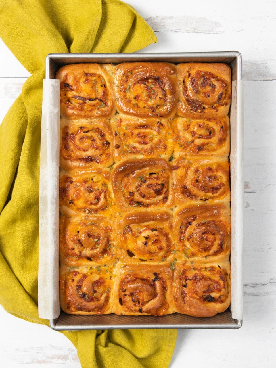 Cheddar-Onion Rye Rolls