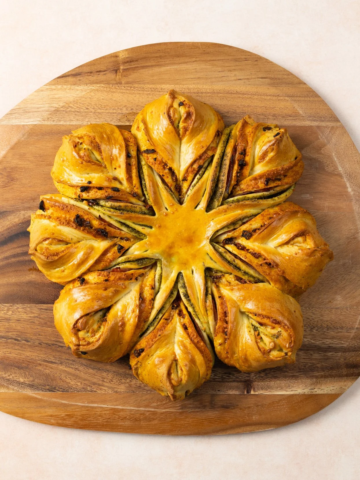 Pesto, Tomato, and Calabrese Star Bread