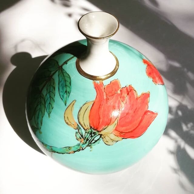 Tangled up in Blue!

#australianceramics  #australianpottery
#ceramics #ceramicart #porcelain