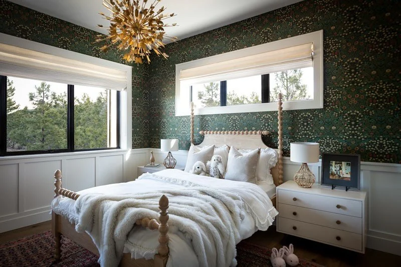 As elusive as perfection is, this just might be it 🥹 Filled with magic, delight and a healthy dose of whimsy, this little sanctuary in our #DiscoveryWestClassic project brings together custom wainscoting, butterfly-inspired lighting and a bath featu