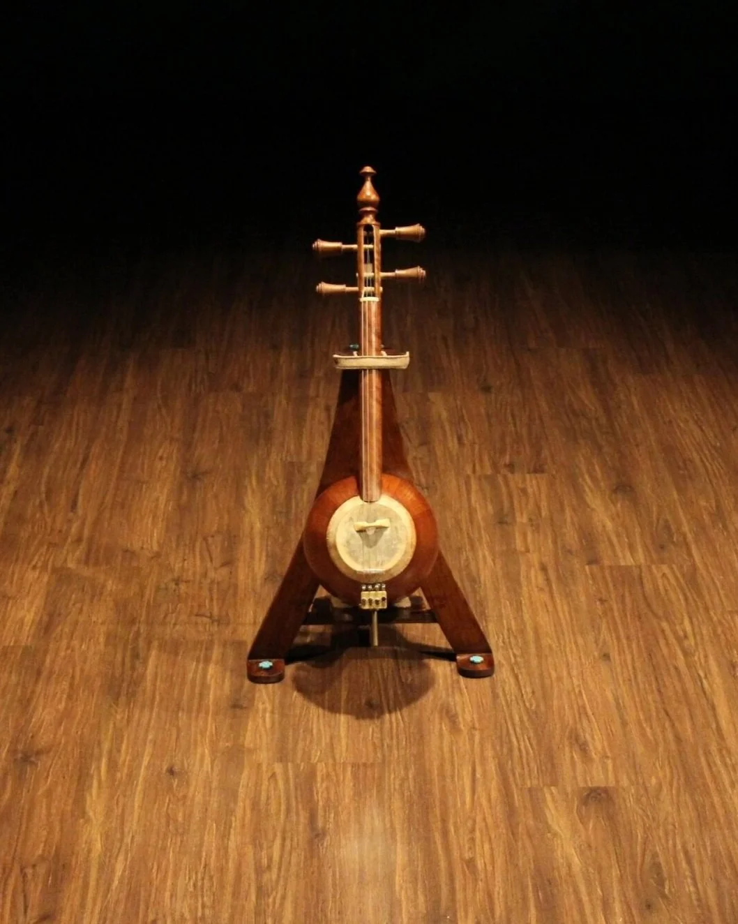 Kamancheh Stand