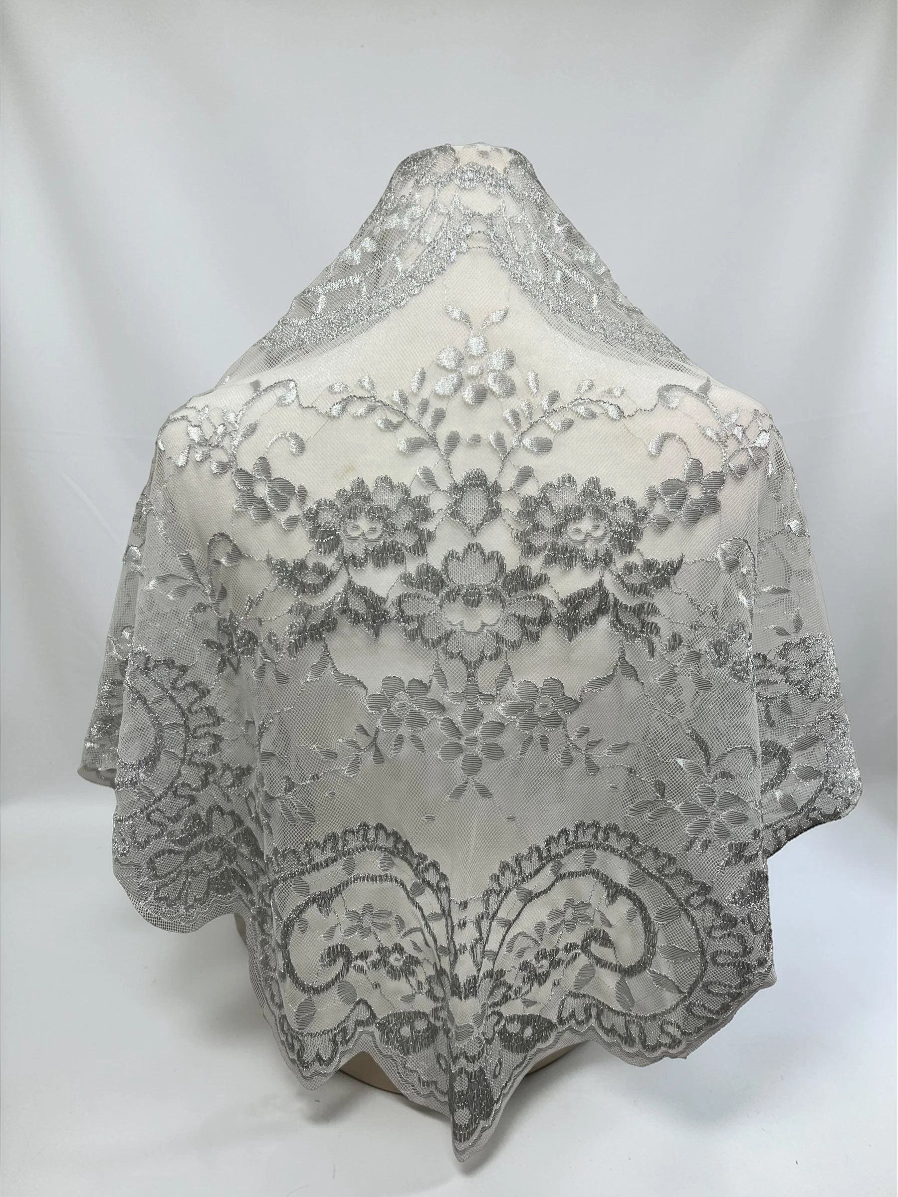 Silver Metallic / White