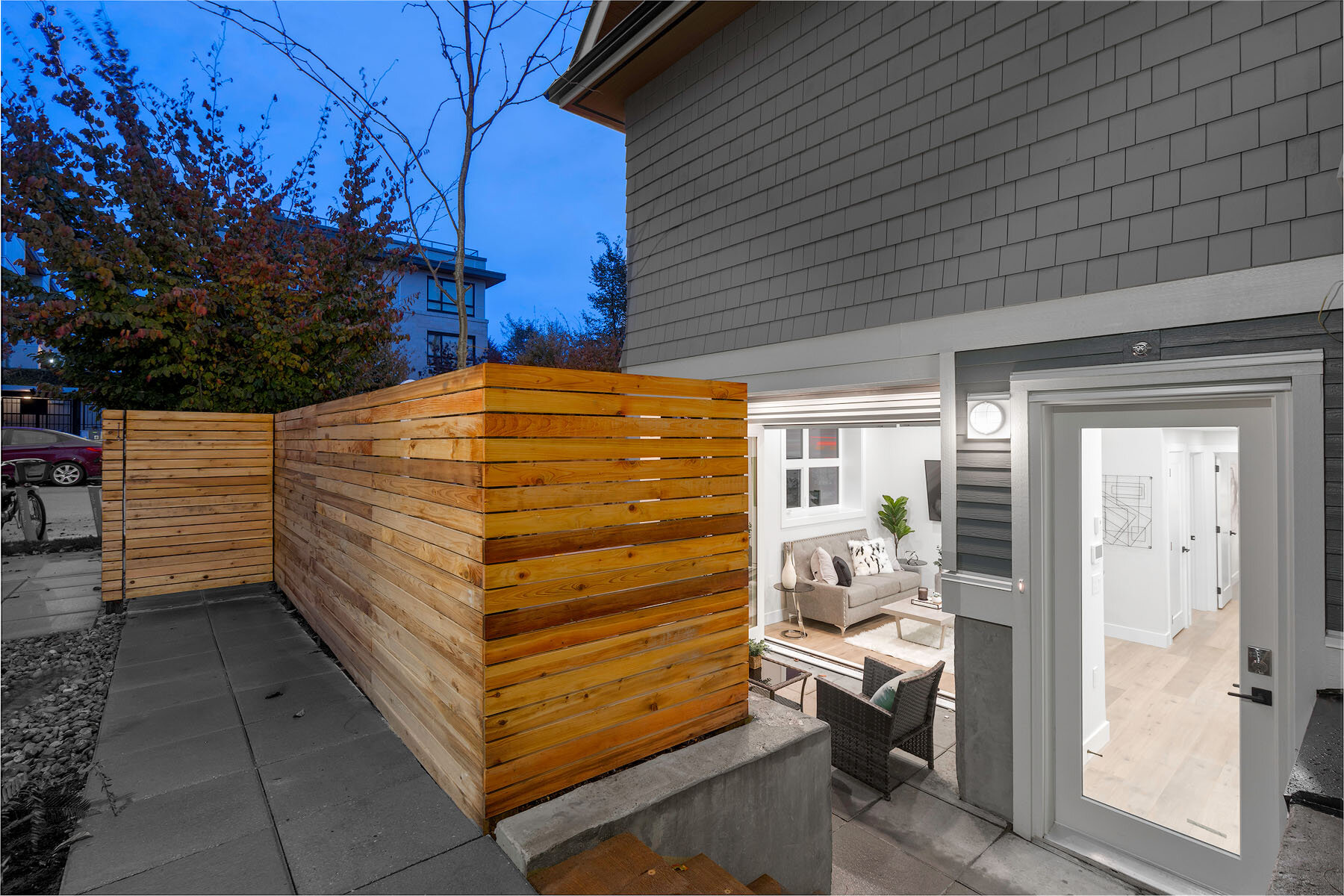 3189-E-Prince-Edward-Ave-360hometours-02s.jpg