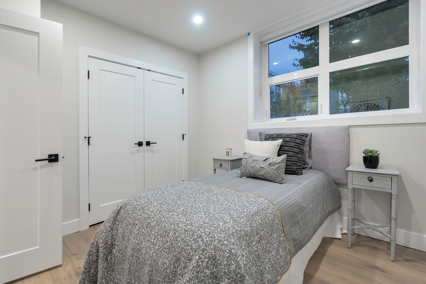 3189-E-Prince-Edward-Ave-360hometours-15s.jpg