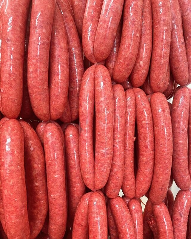 Gluten and preservative free beef sausages with natural casings!!
Specials today: pet mince and pet meat plus our EOFY freezer special, buy 3 or more items and get 20% off them all!
 #healthyanimals #healthyfamilies