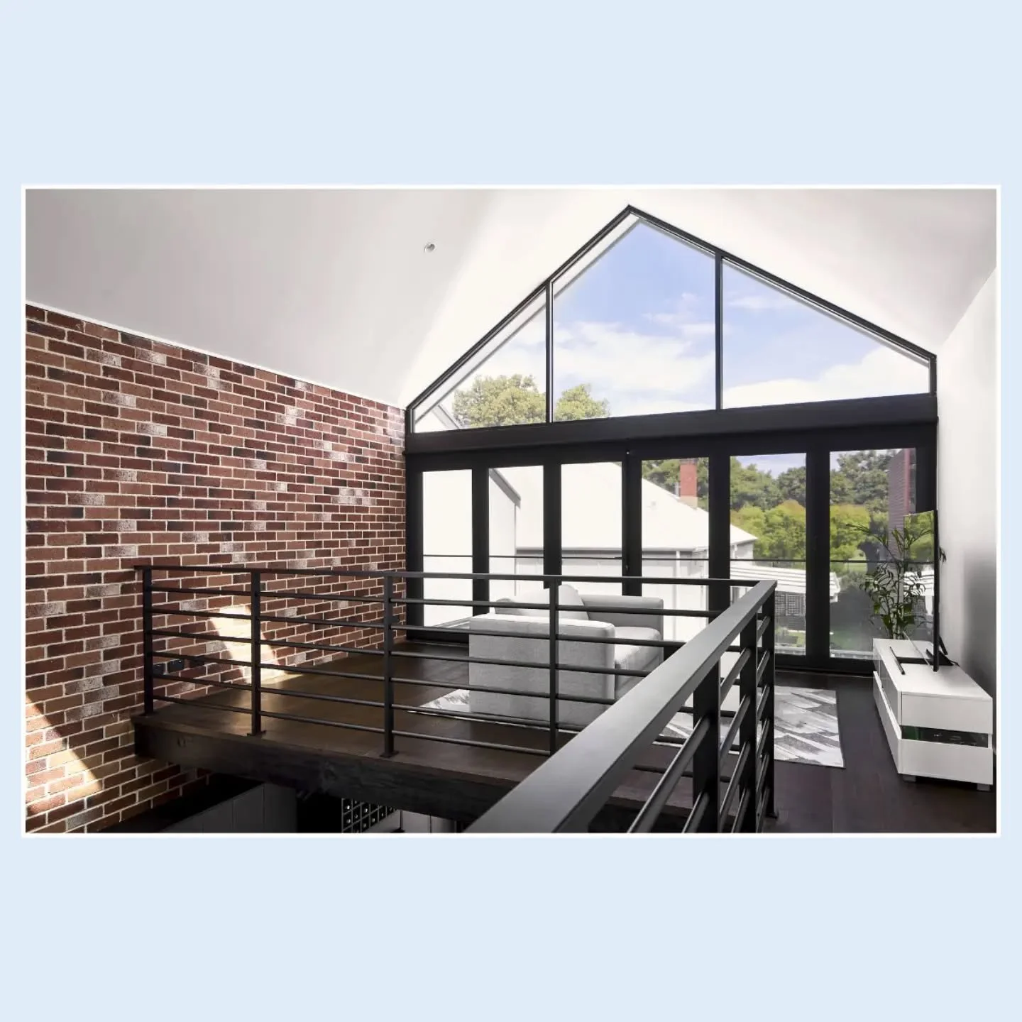 VIEW

Upstairs at LaneWareHouse we've captured views across a leafy green park and towards the city. A nice space to chill out in the soft south facing light. The bifold door opens up the space fully to create an indoor/outdoor feel.

👷🏼&zwj;♂️ @mi