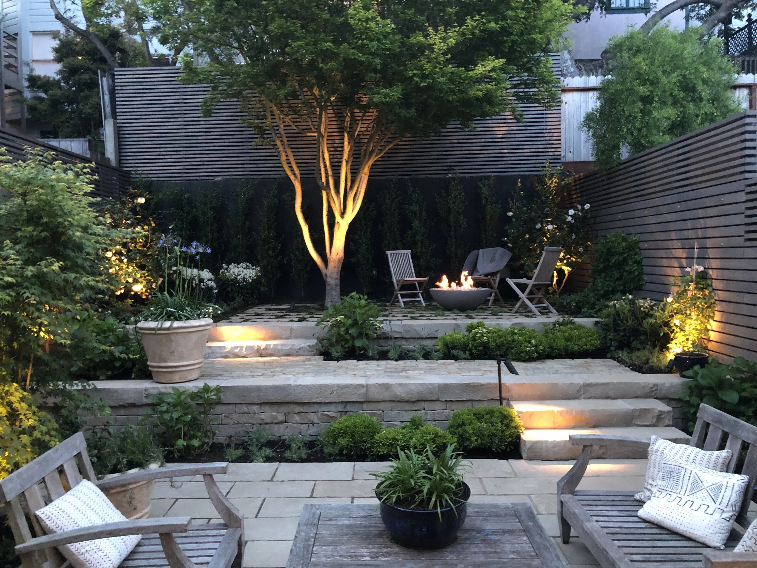 Tuinontwerp achtertuin sfeer verlichting