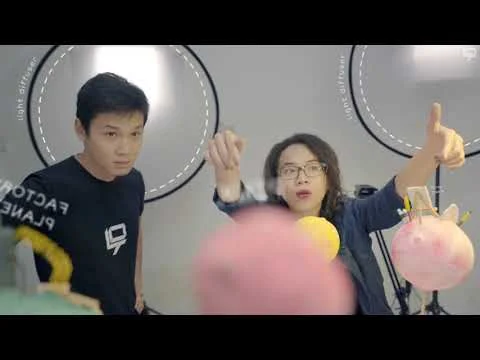 Toymaking (2017) - Behind-the-scenes - Van Tich